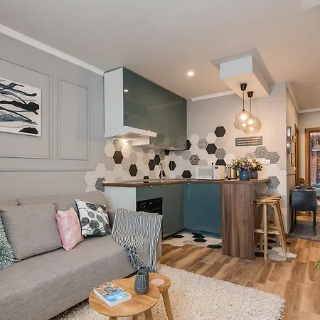 Marant Center- Free Parking Apartment *